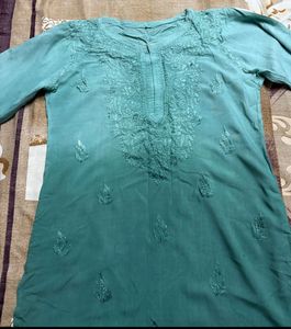OMBRE GREEN EMBROIDERED KURTI🪷