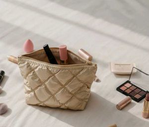 Makeup pouch👝