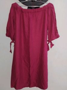 Off-Shoulder Maroon Bodycon Dress.
