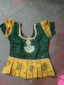 Beautiful Pattupavadai