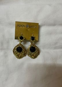 Vintage Style Black & Gold Earrings