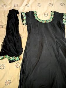 Black Sequin Short Sleeve Kurta With Dupatta
