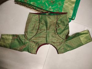 Lovely Saree 🤩 With 2 Blouse