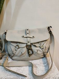 Stylish Sling Bag 🌸