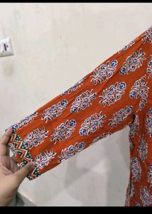 set of 4 short kurti Size 40.