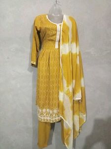 Nyra Cut Kurti Set