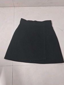 Chic Black Mini Skirt