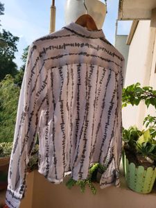 Patterned Long Sleeve Shirt