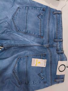 Blue 🔵 Jeans  With Tag .