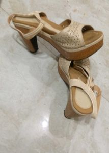 Cute Beige Flats👡