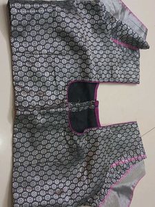 Black &amp; Pink Floral Jacquard Saree