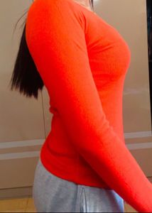 Full sleeve top