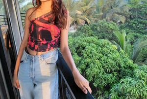 one shoulder crop top