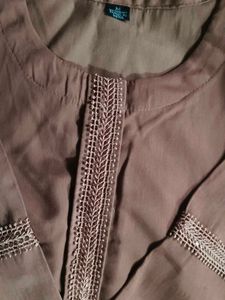 Elegant Mauve Kurti with Detail