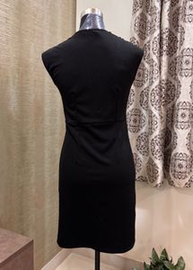 Black Bodycon Dress With Cap Sleeves By AND