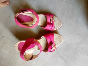 Pink Ankle Strap Sandals.Thori Si Scratch Hai .