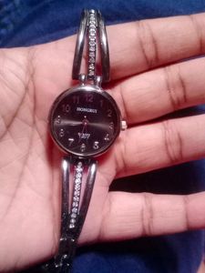Elegant Women&#39;s Watch