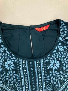 Elegant Black &amp; White Patterned Tunic