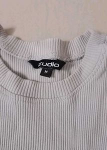 Stretchable body-fit top