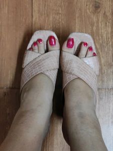 Mode By Redtape Heels