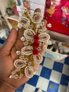 Elegant Tiyara With Red Rose Flowers In Centre