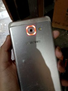Samsung J7 max