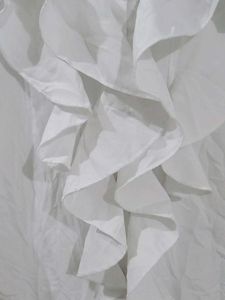 Ruffle Off-white