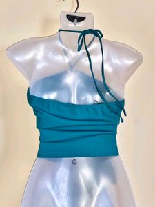 🆕 Piece Size S/M Teal Halter Tie Top