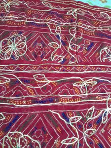 Sparkling Dupatta Of Jaipuri Print