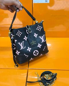 Louis Vuitton Chic patterned Handbag