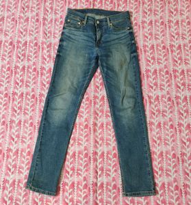 Levi&#39;s Jeans For Men - 28 Waist