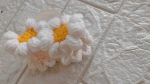 Daisy Hair Clip