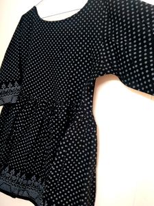 Black Gathered Cotton Top In Size L