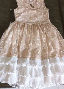 Girls Frock Yeh 2 Size Mein Hai Same 4to6 Or7to8