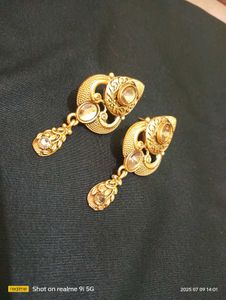 Elegant Pearl and Gold-Tone Jewelry Set