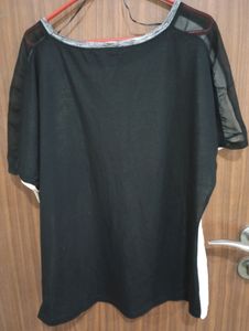Holiday T-shirt With Netted Lining