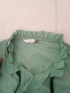 Cute green top