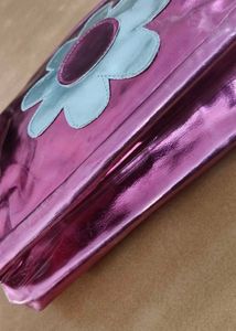 Magenta A Magnetic Colour Pouch