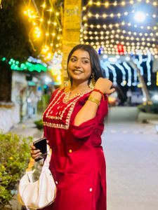 women embroidered straight kurta with dupatta and