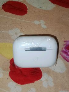 AirPods Pro - Like New