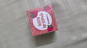 Kissy Lip Scrub - Strawberry