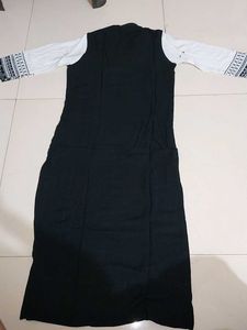Elegant Black &amp; White Kurta