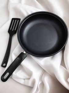 Fry Pan Large Size Plus Spatula Heat Resistant