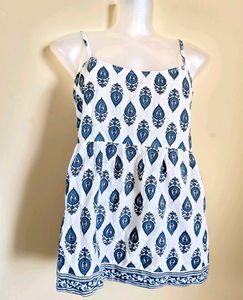🎁Buy 2 Get 1 Free🎁White &amp; Blue Paisley Top