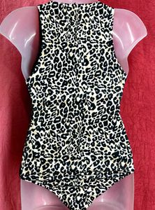 Tiger Print Women&#39;s Short Sleeve Bodysuit