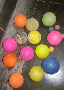 27 Plastic Ball And 5 Cosco 4 Small Bal