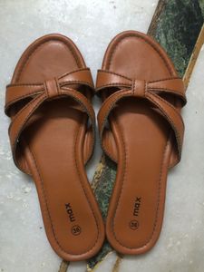Tan Colour Bow Slippers