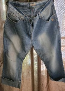 Capri Jeans