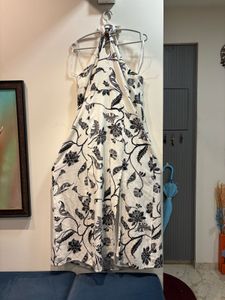 🆕 “L.O.V” Floral Linen Dress