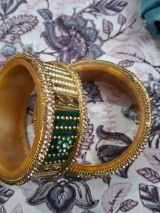 Elegant Bangle Set